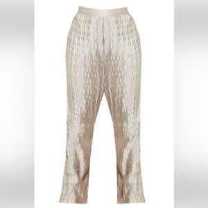 PrettyLittle Thing Plus Size Oatmeal Plisse Wide Leg Pants in Size US 16